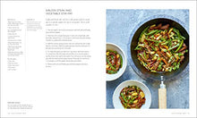 Load image into Gallery viewer, Mary Berry Cooks Up A Feast: Favourite Recipes for Occasions and Celebrations