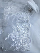Load image into Gallery viewer, Single Layer Wedding Veil Lianshi Bridal Veil Lace Embroidery Bride Supplies 3m (Off White)