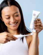 Load image into Gallery viewer, Teeth Whitening Strips