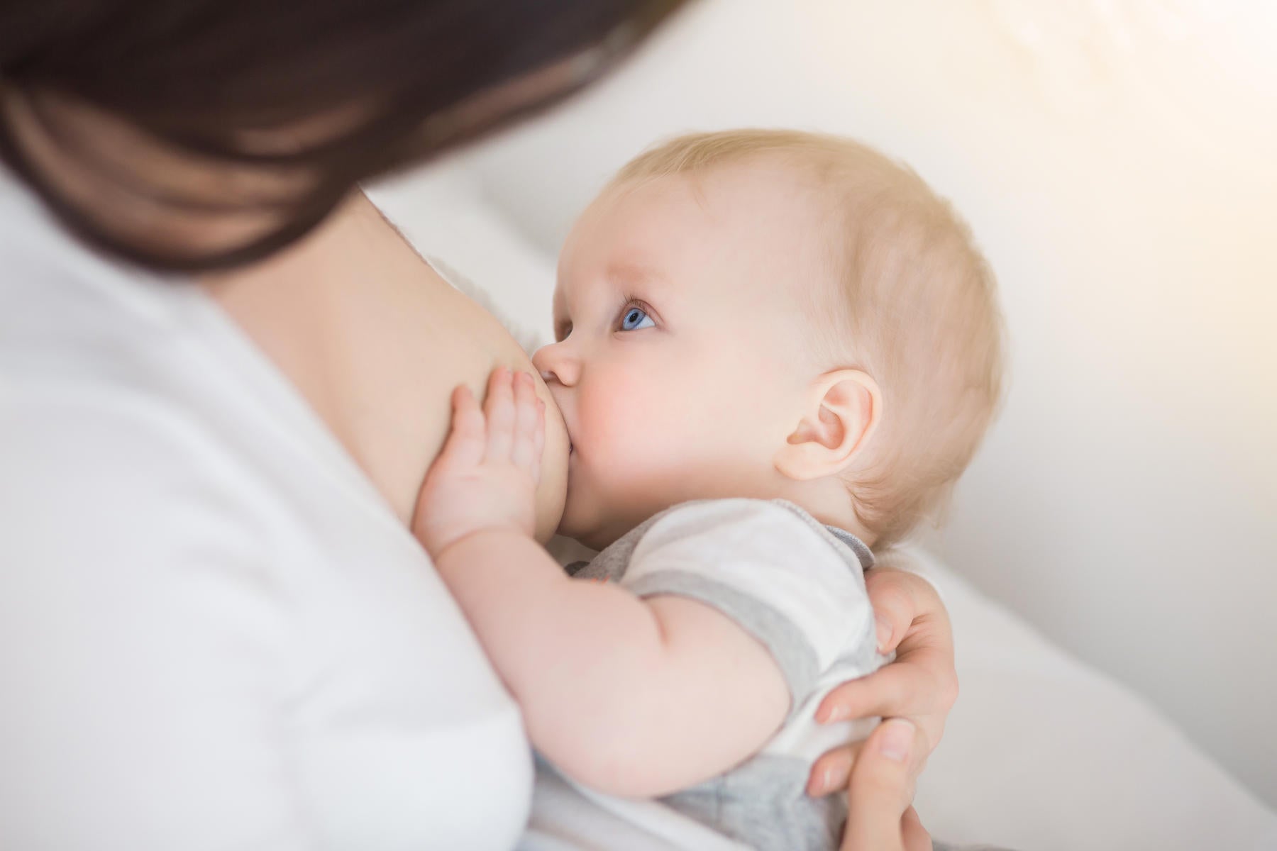 Is sagging breasts a normal side effect of breastfeeding?