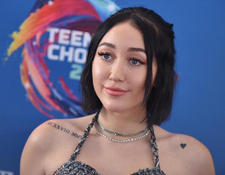 Noah Cyrus Net Worth: New Eyebrows & Everything Else To Know