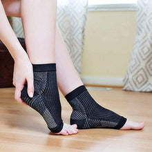Load image into Gallery viewer, Dr Sock Soothers Socks,3 Pairs Plantar Fasciitis Foot Care Compression Socks Sleeve (Black, S/M(5-9.5))
